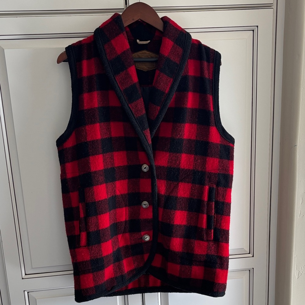 Vintage Woolrich Wool Buffalo Plaid Lined Vest USA Red Black Button Mens Medium - Picture 2 of 11